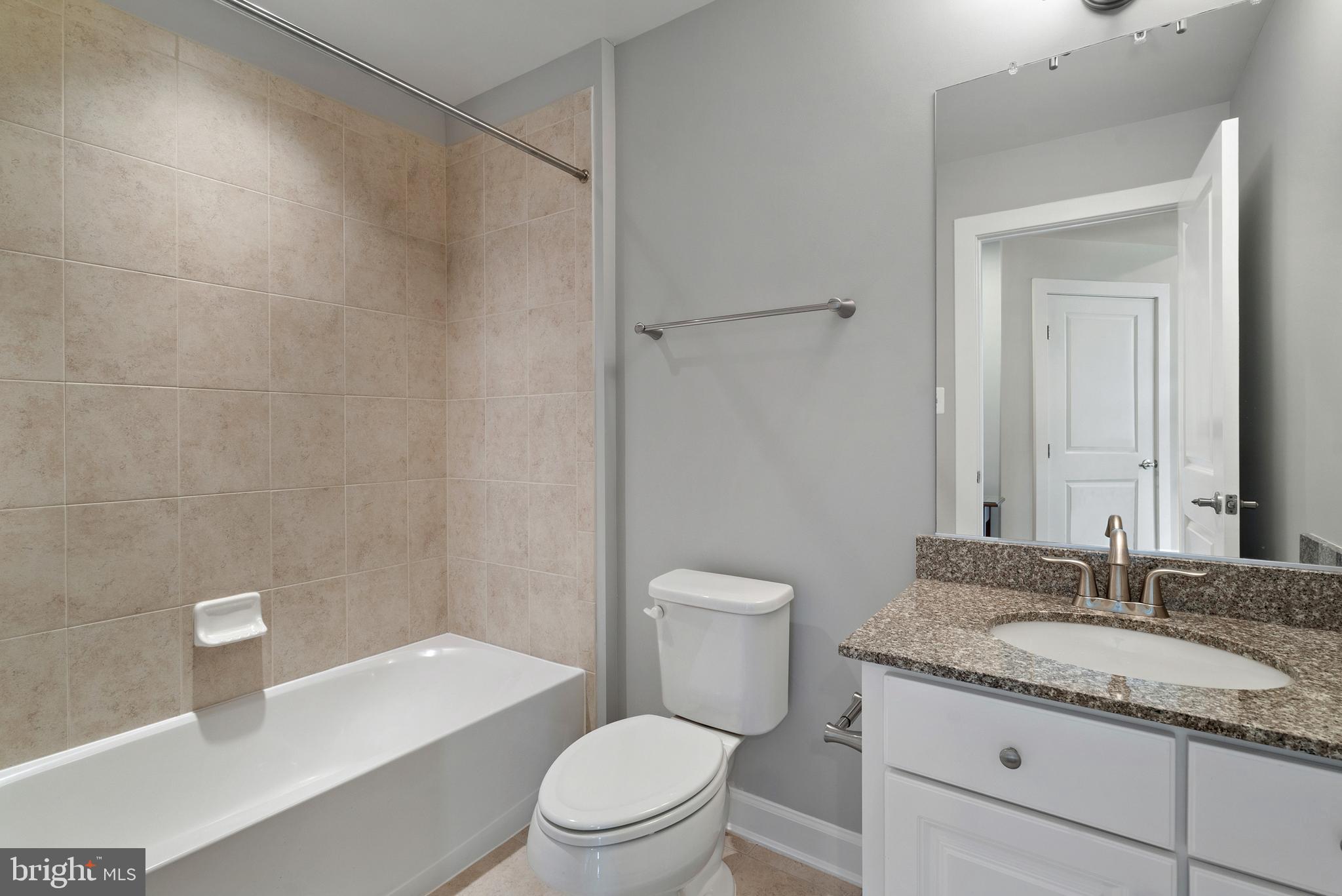 DISCOVERY SQUARE - Residential