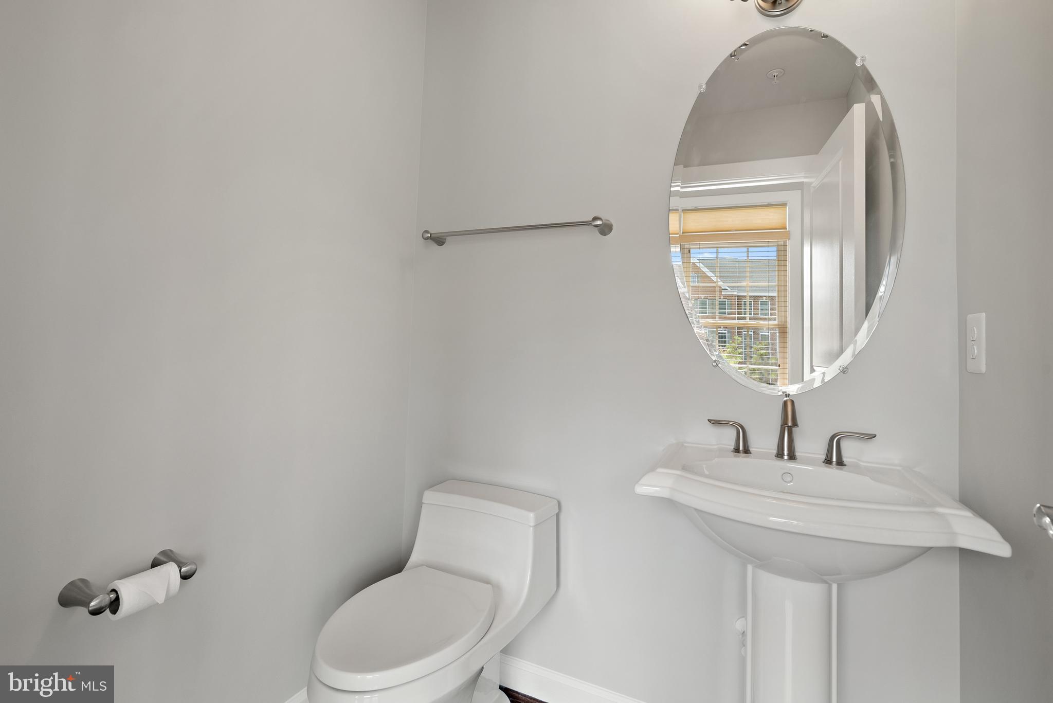 DISCOVERY SQUARE - Residential