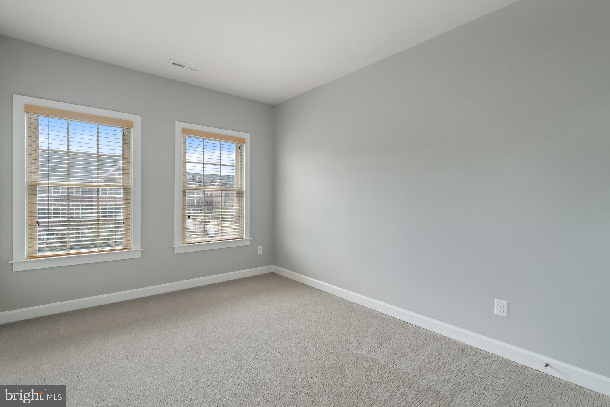 DISCOVERY SQUARE - Residential