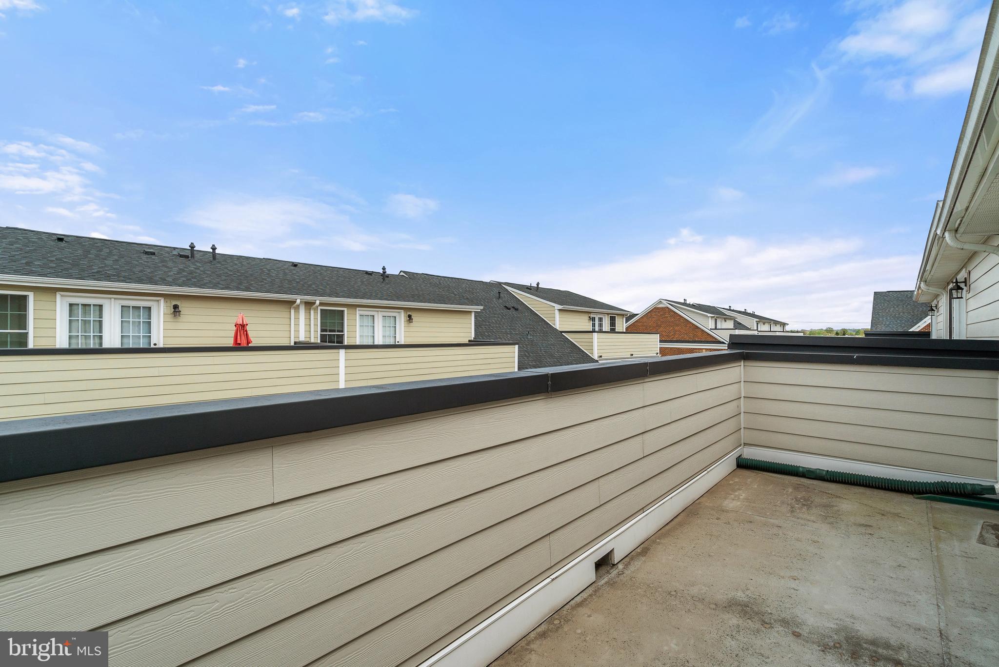 DISCOVERY SQUARE - Residential