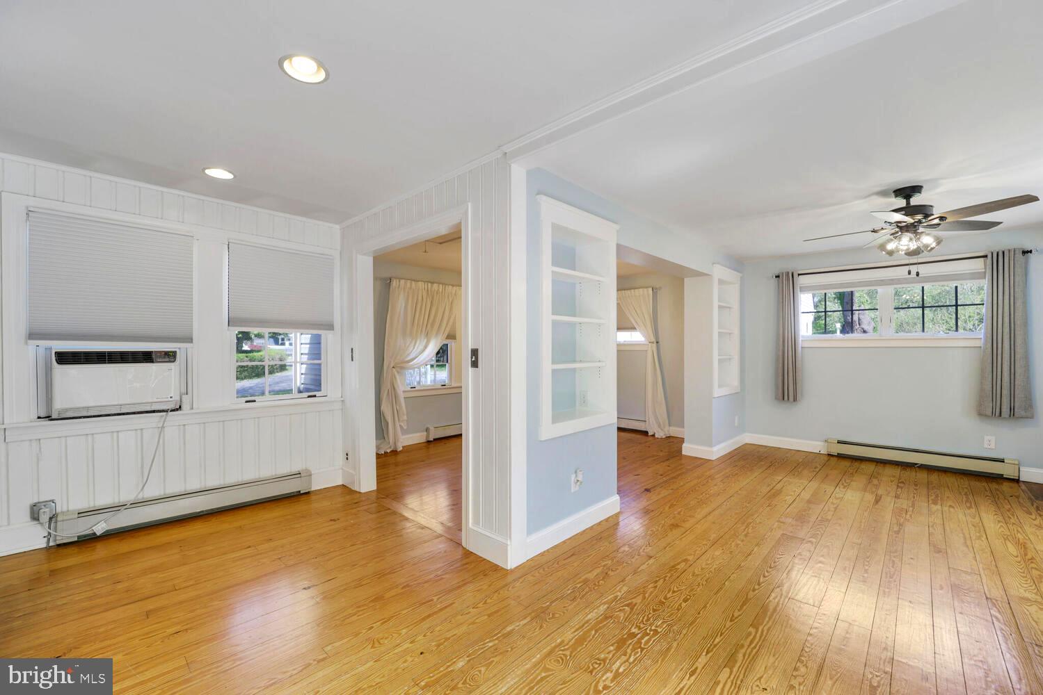 SHOREHAM BEACH - Residential