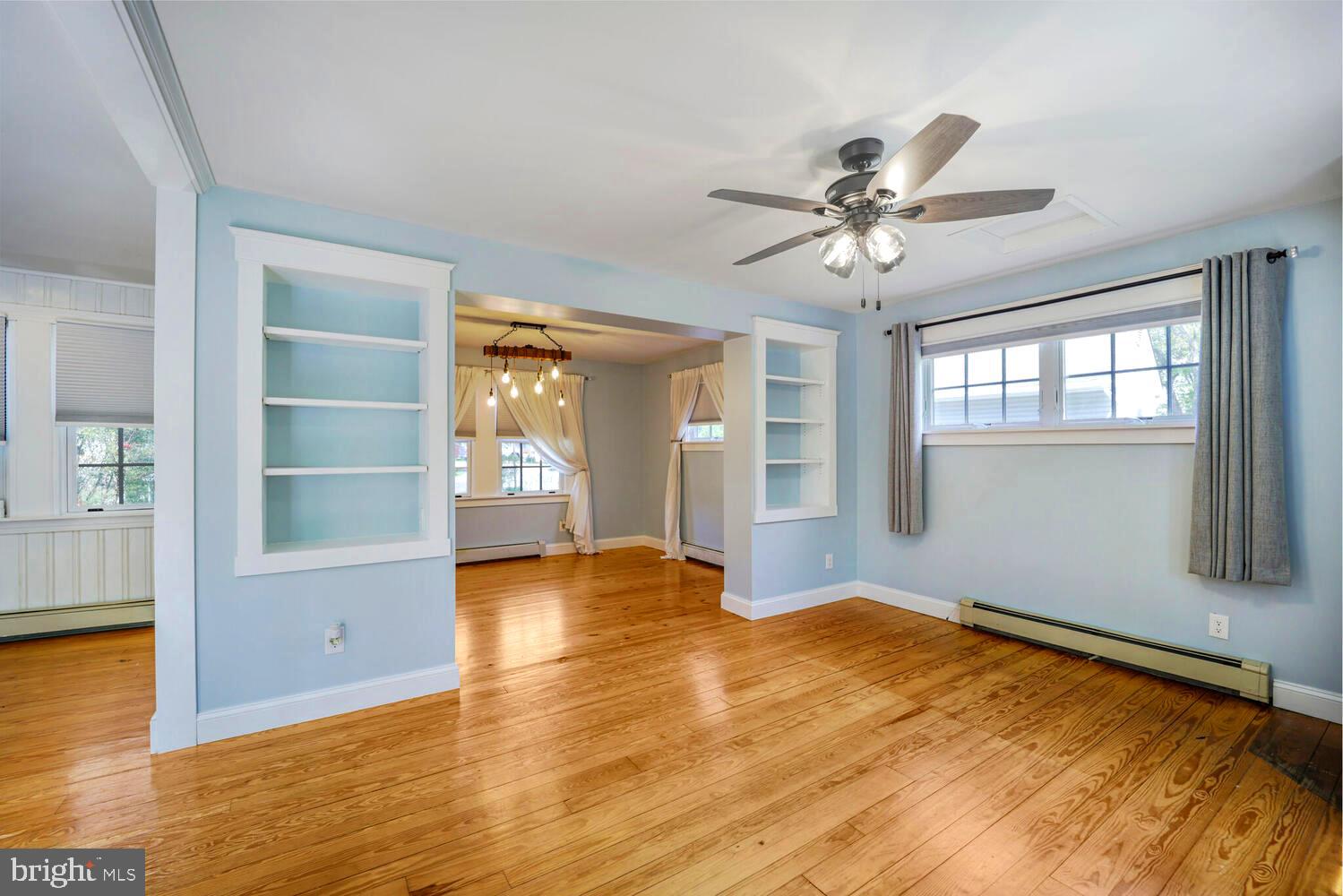 SHOREHAM BEACH - Residential