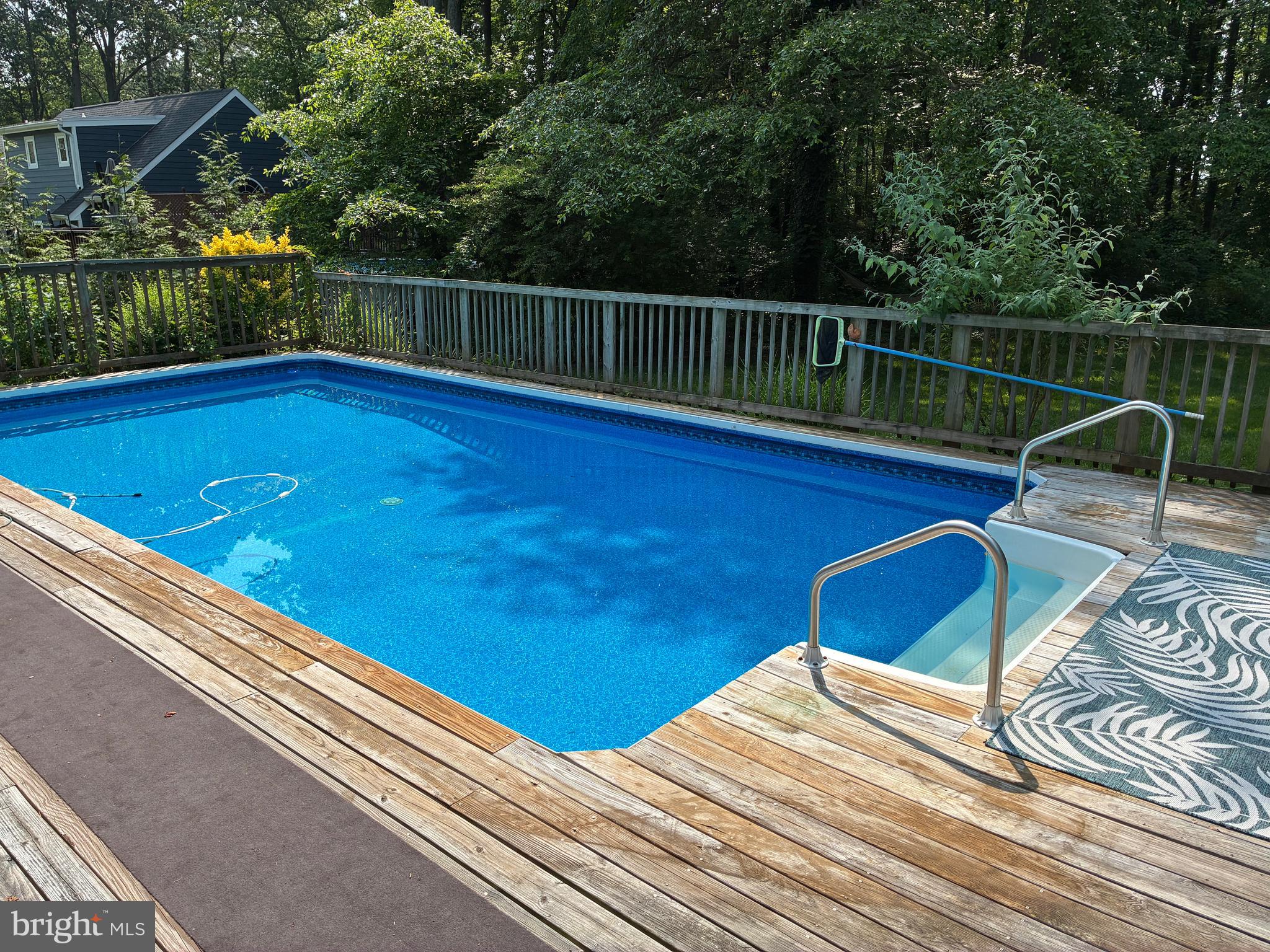 5609 BAY BREEZE COURT