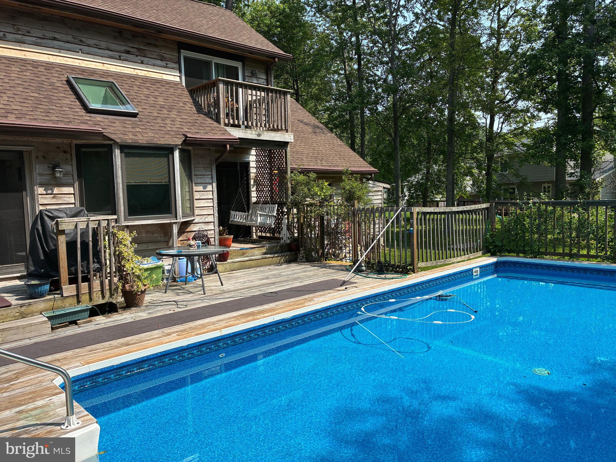 5609 BAY BREEZE COURT