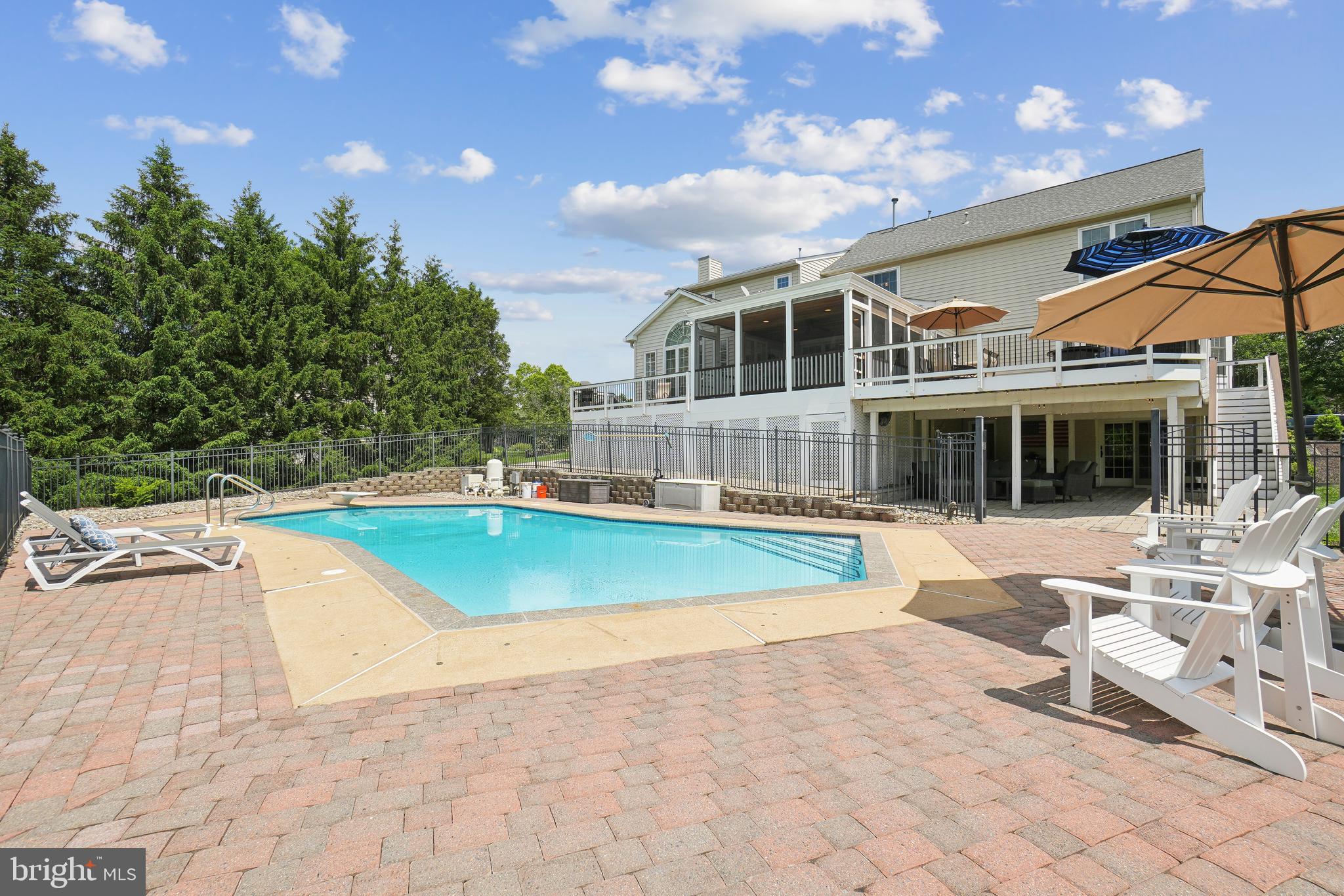 CAMERON CHASE - Residential