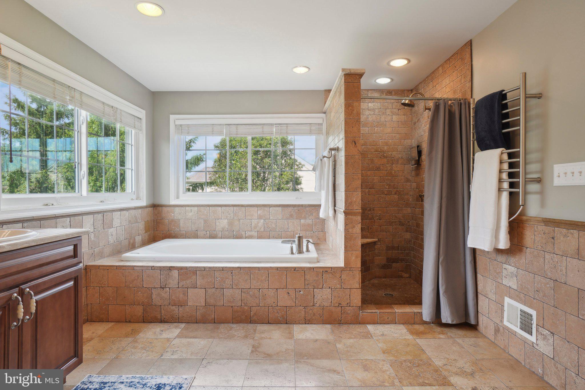 CAMERON CHASE - Residential