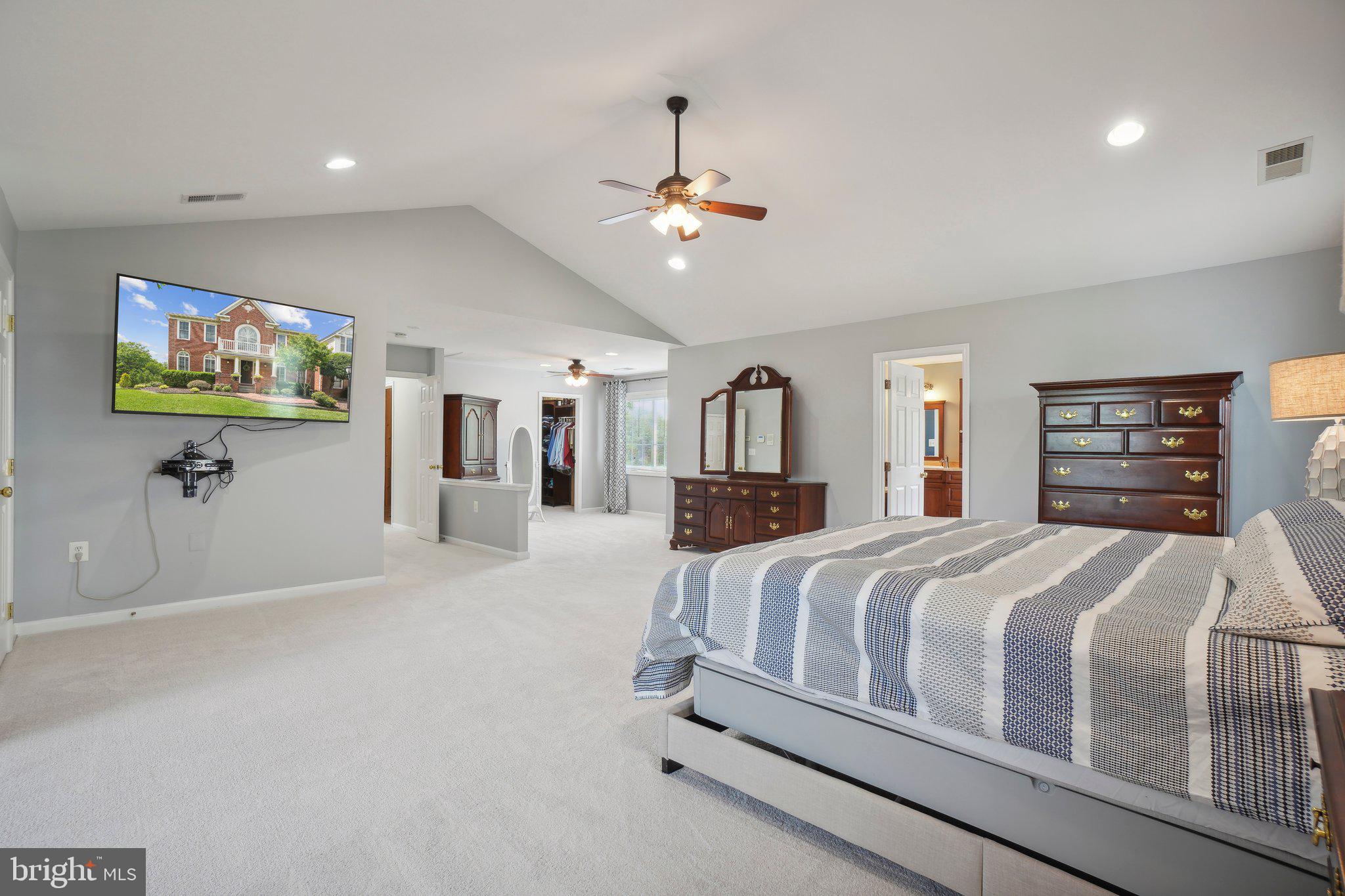 CAMERON CHASE - Residential