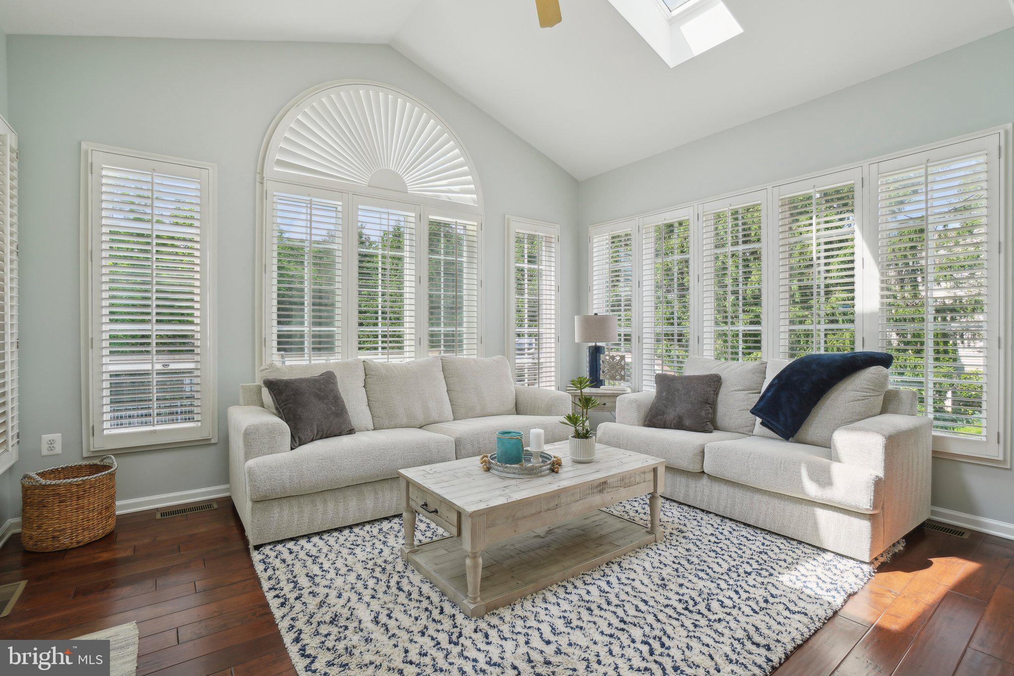 CAMERON CHASE - Residential