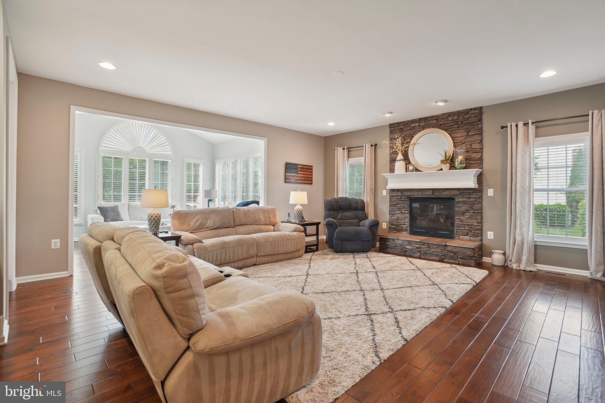 CAMERON CHASE - Residential