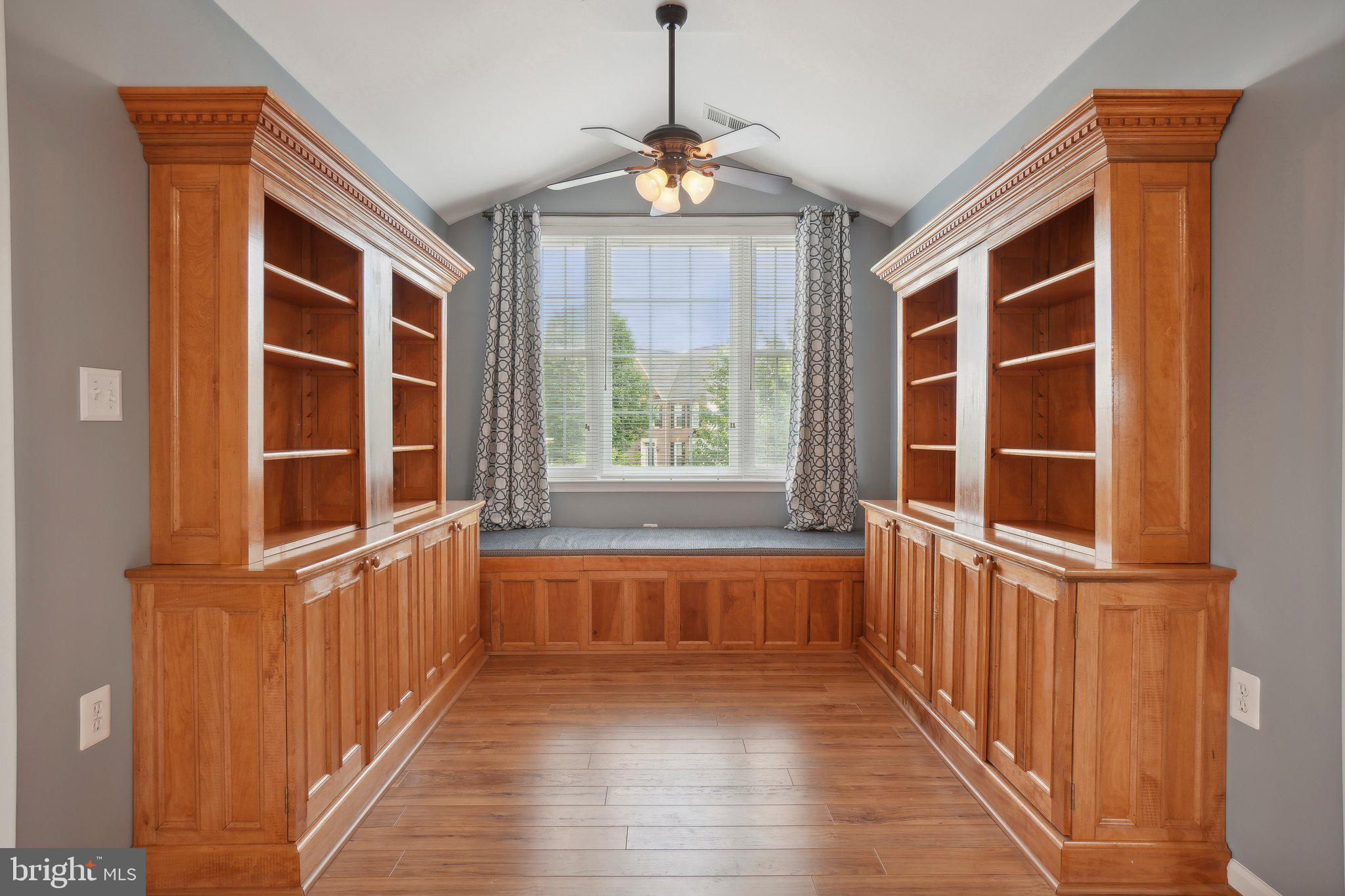 CAMERON CHASE - Residential