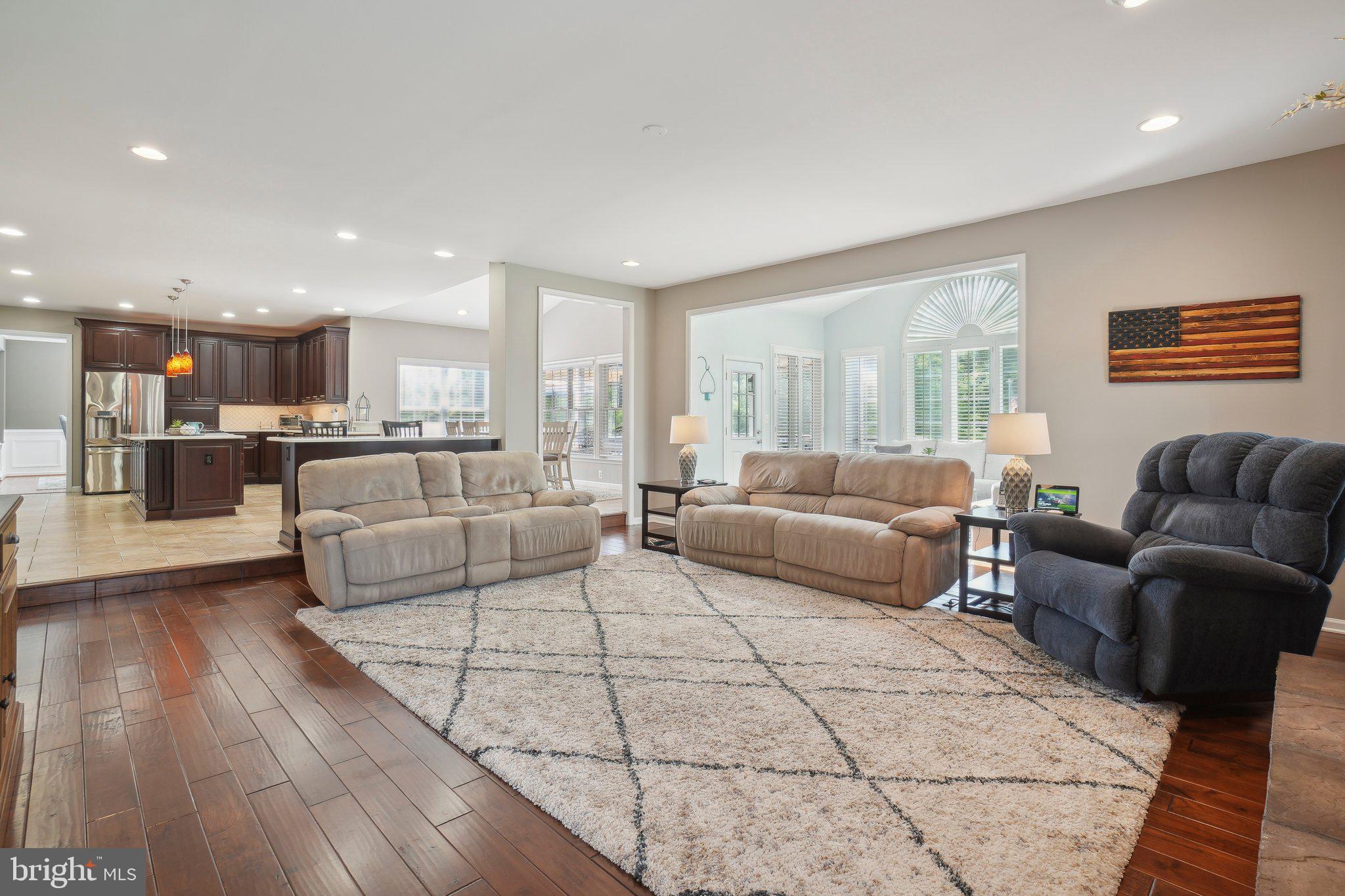 CAMERON CHASE - Residential