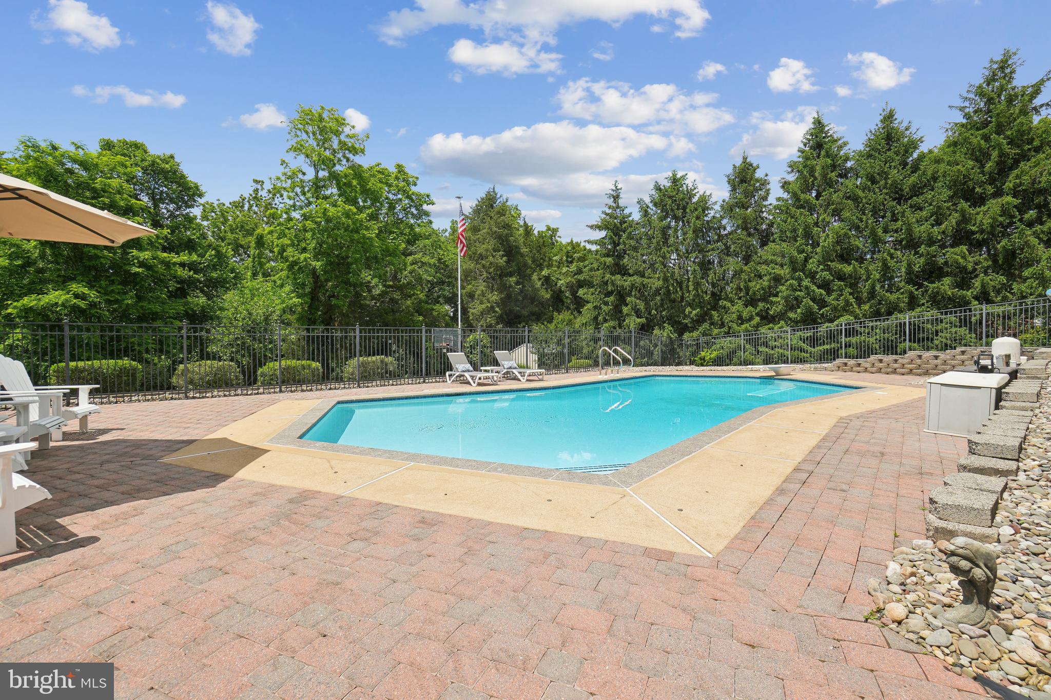 CAMERON CHASE - Residential