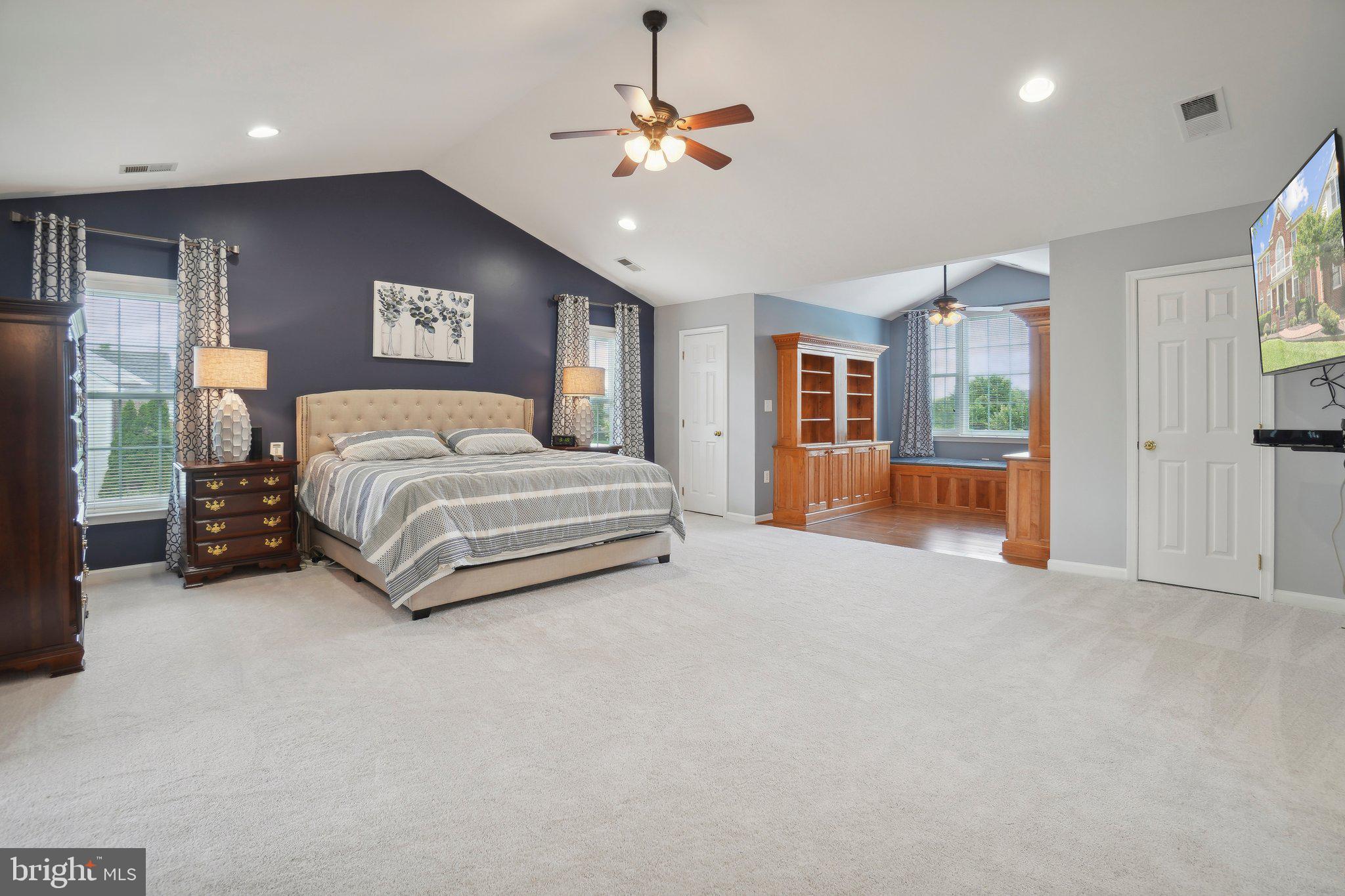 CAMERON CHASE - Residential