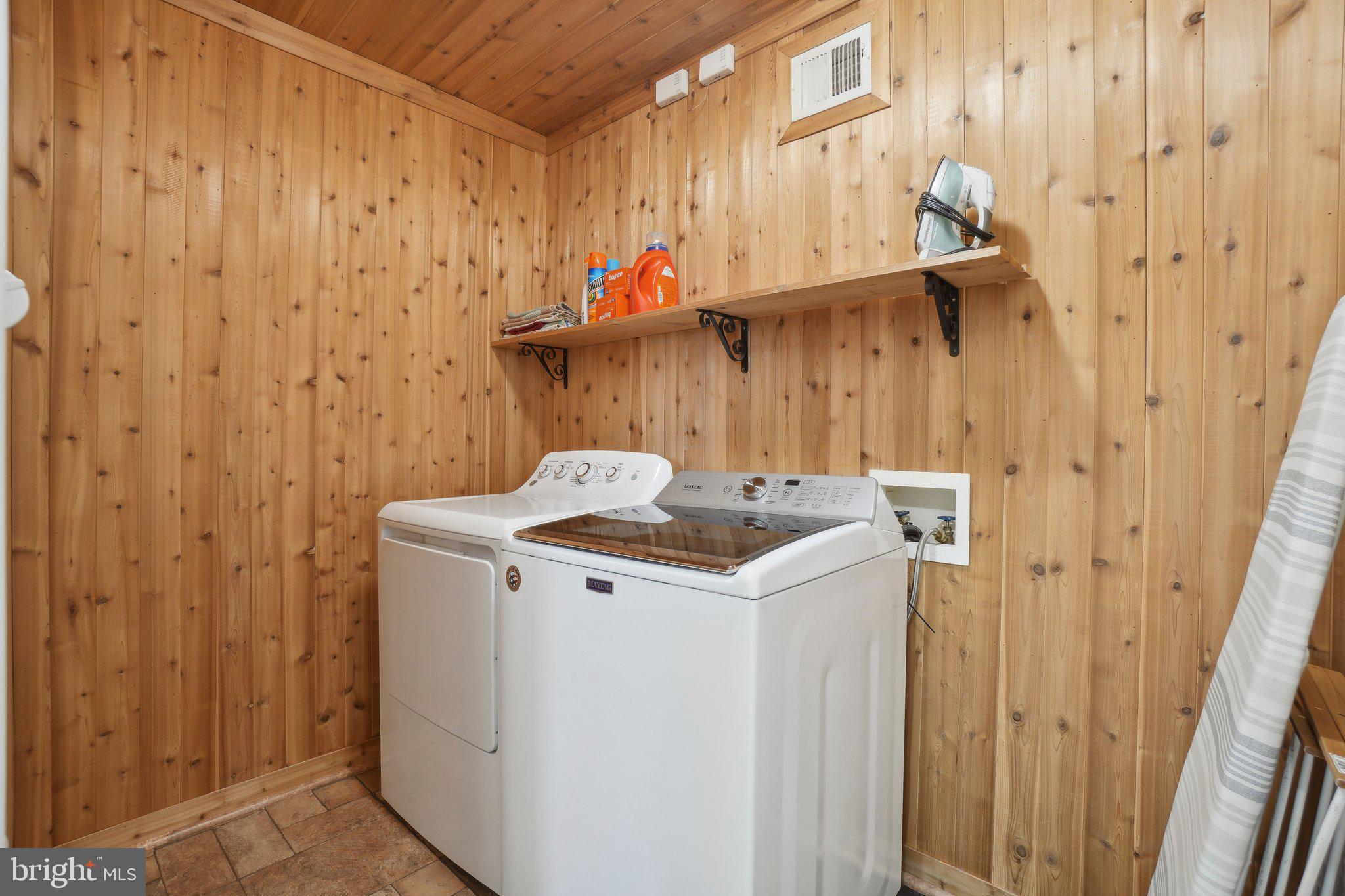 CAMERON CHASE - Residential