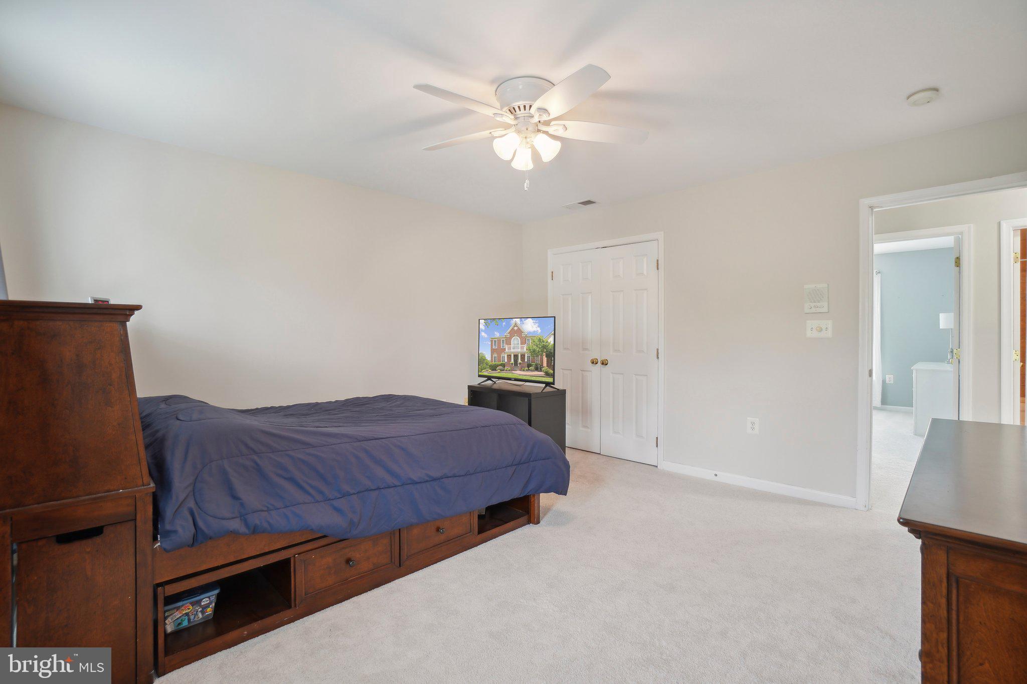 CAMERON CHASE - Residential