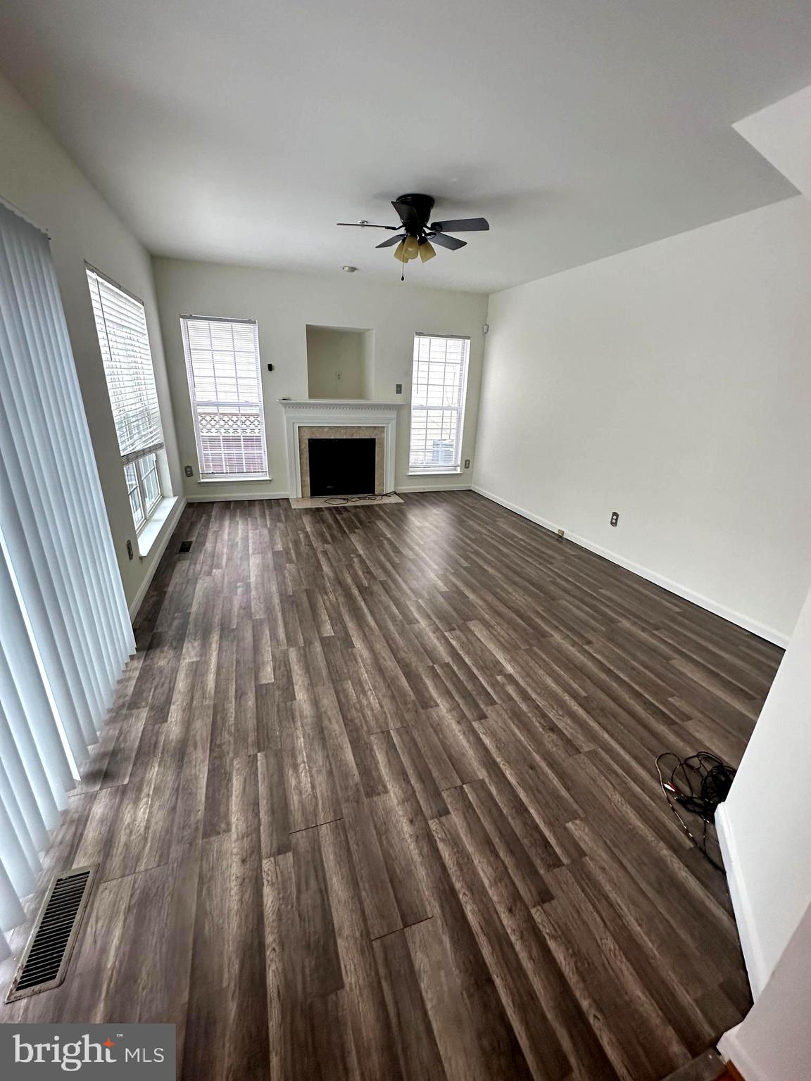 WILLOW CREEK - Residential Lease