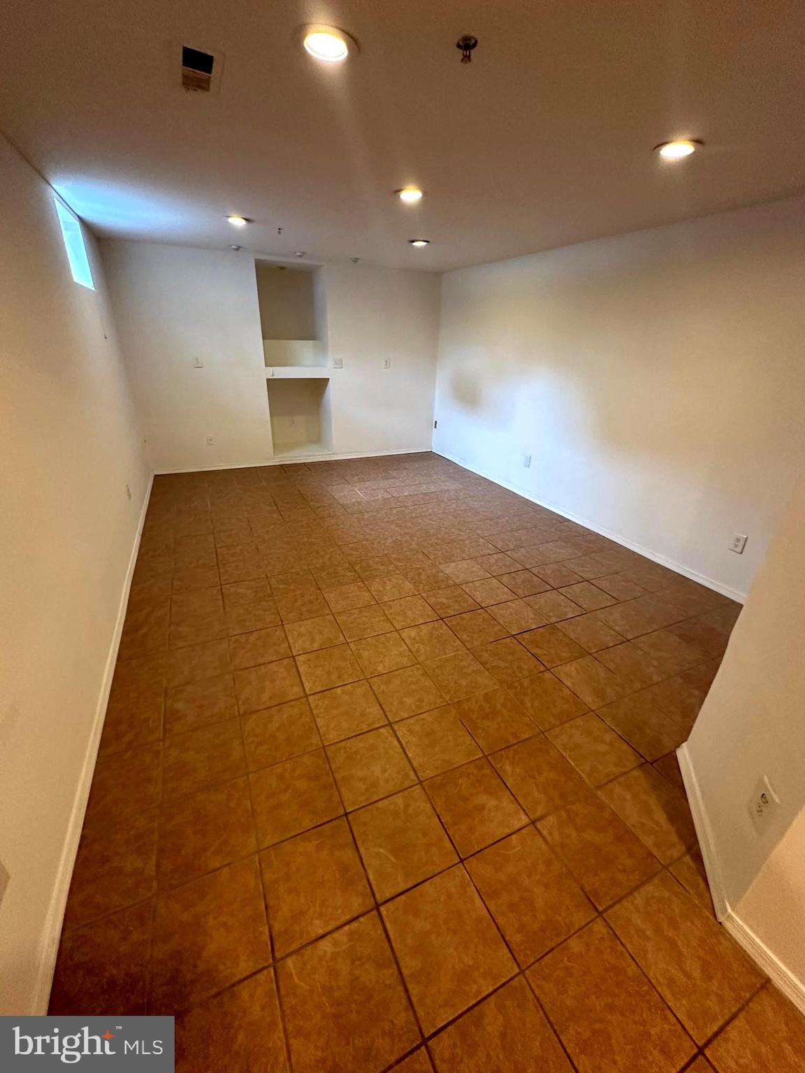 WILLOW CREEK - Residential Lease