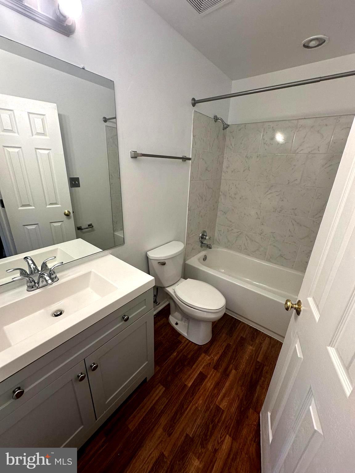 WILLOW CREEK - Residential Lease