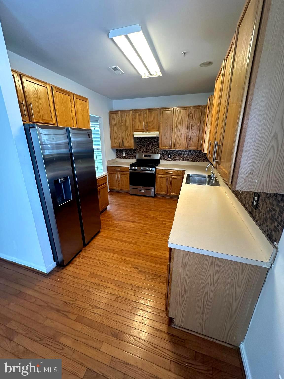 WILLOW CREEK - Residential Lease