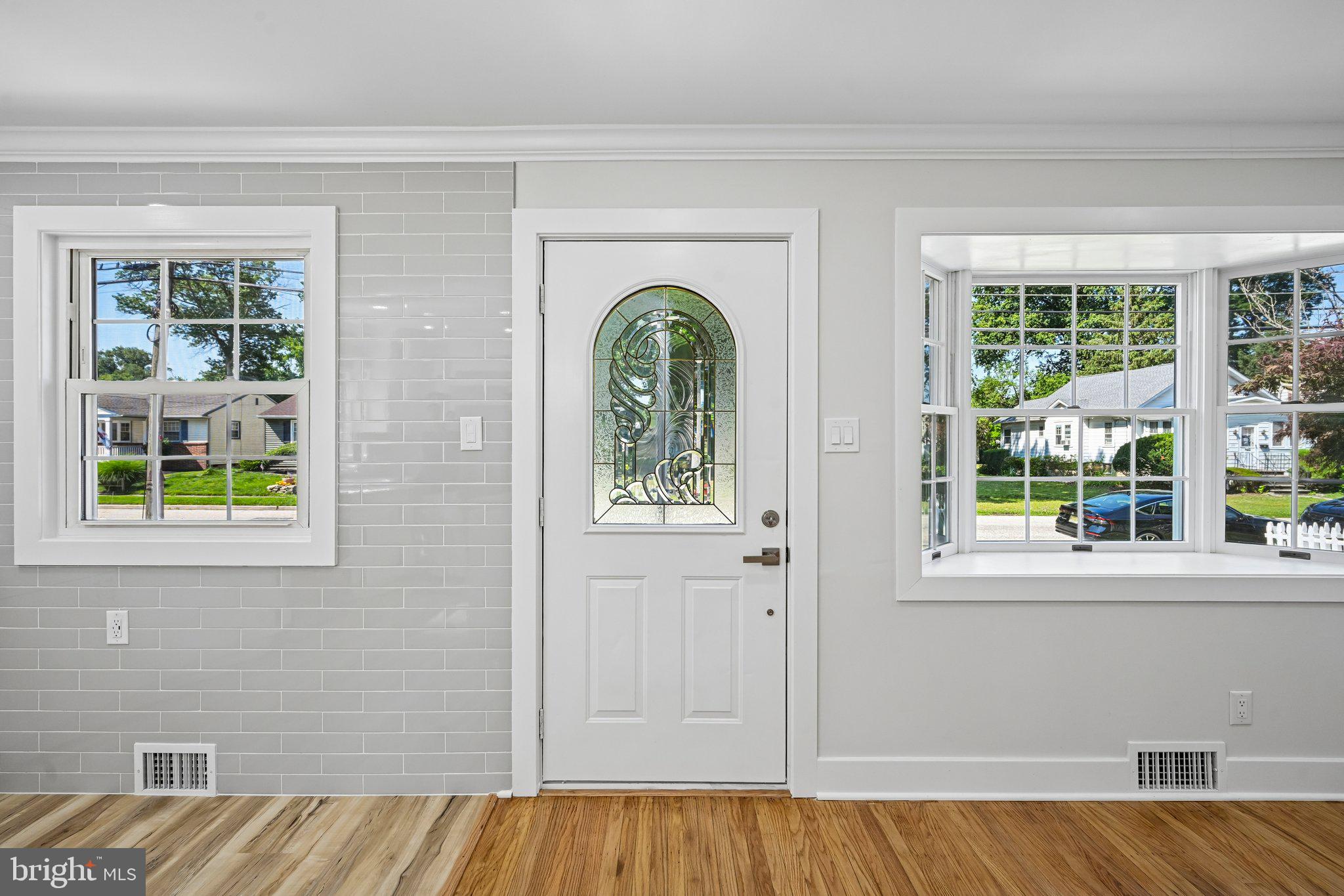 323 CRAWFORD AVENUE