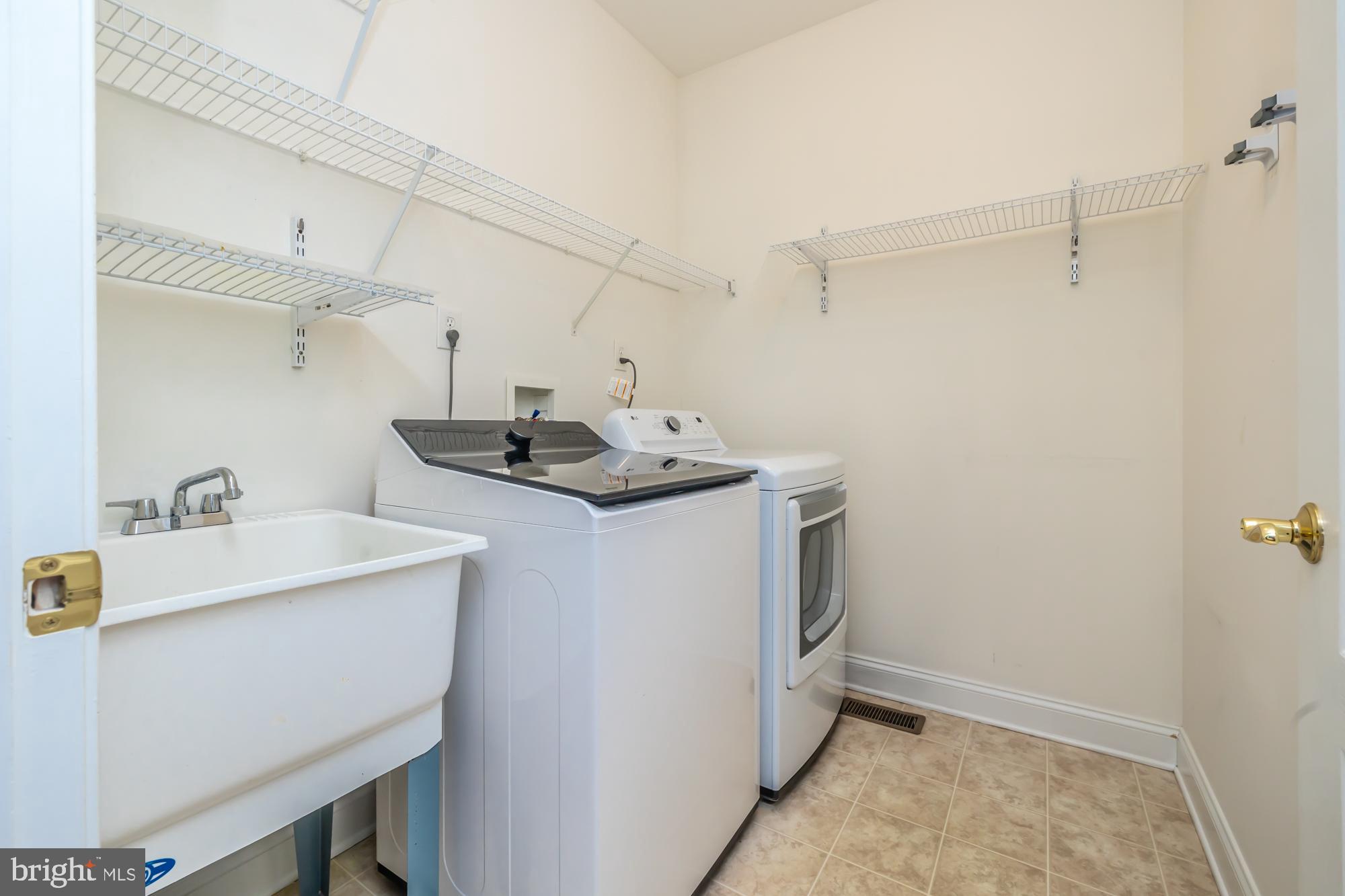 TRADITIONS AT INNI - Residential