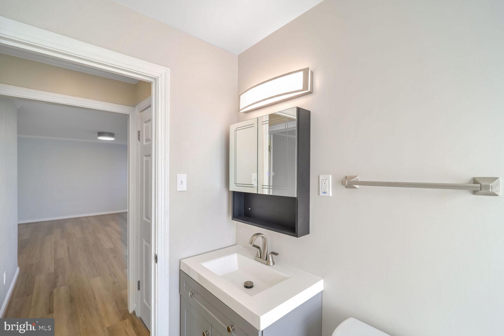 5114 COLUMBIA PIKE 6