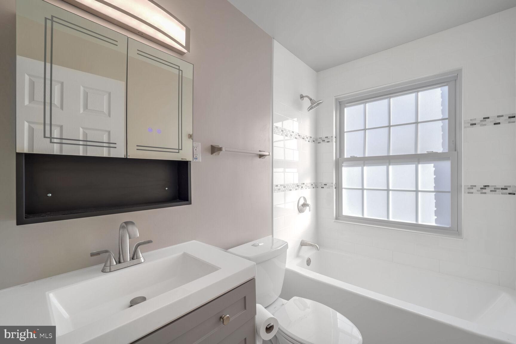 5114 COLUMBIA PIKE 6