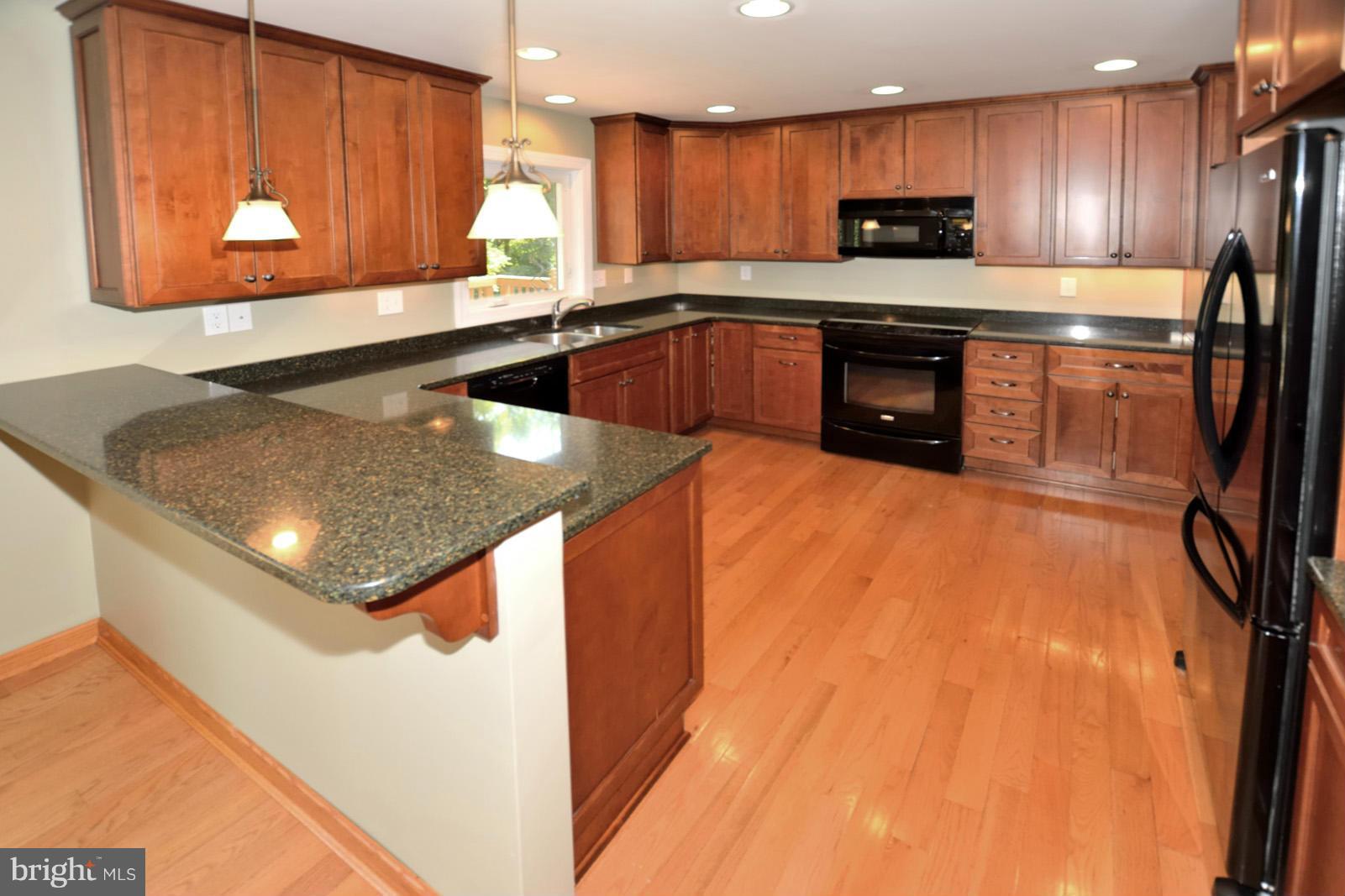 COUNTRY CLUB/LAKE MONTCLAIR - Residential