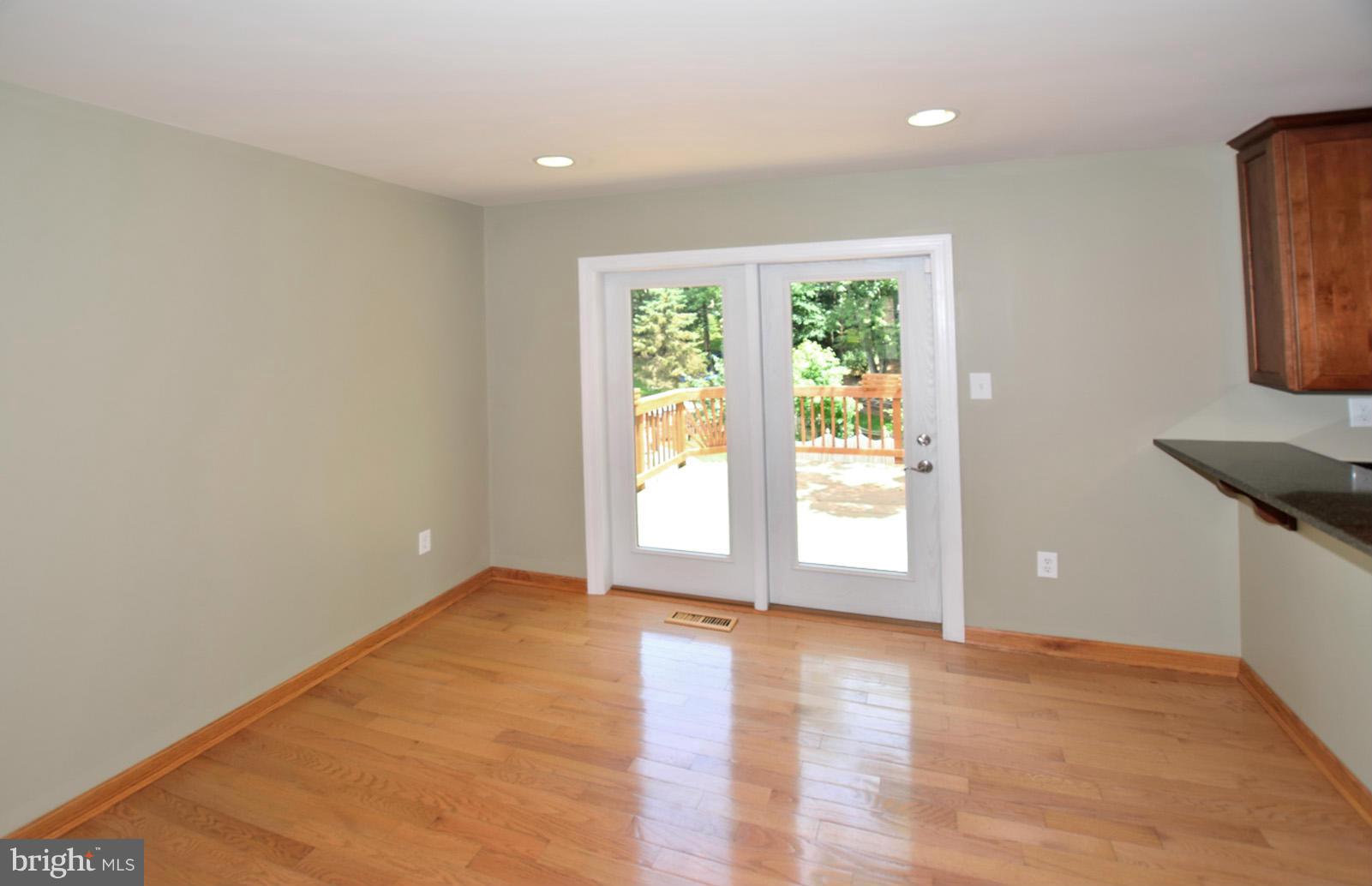 COUNTRY CLUB/LAKE MONTCLAIR - Residential