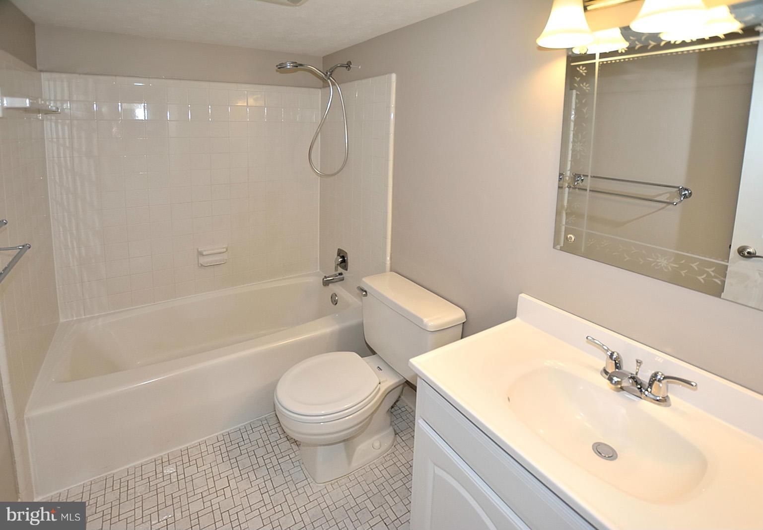 COUNTRY CLUB/LAKE MONTCLAIR - Residential