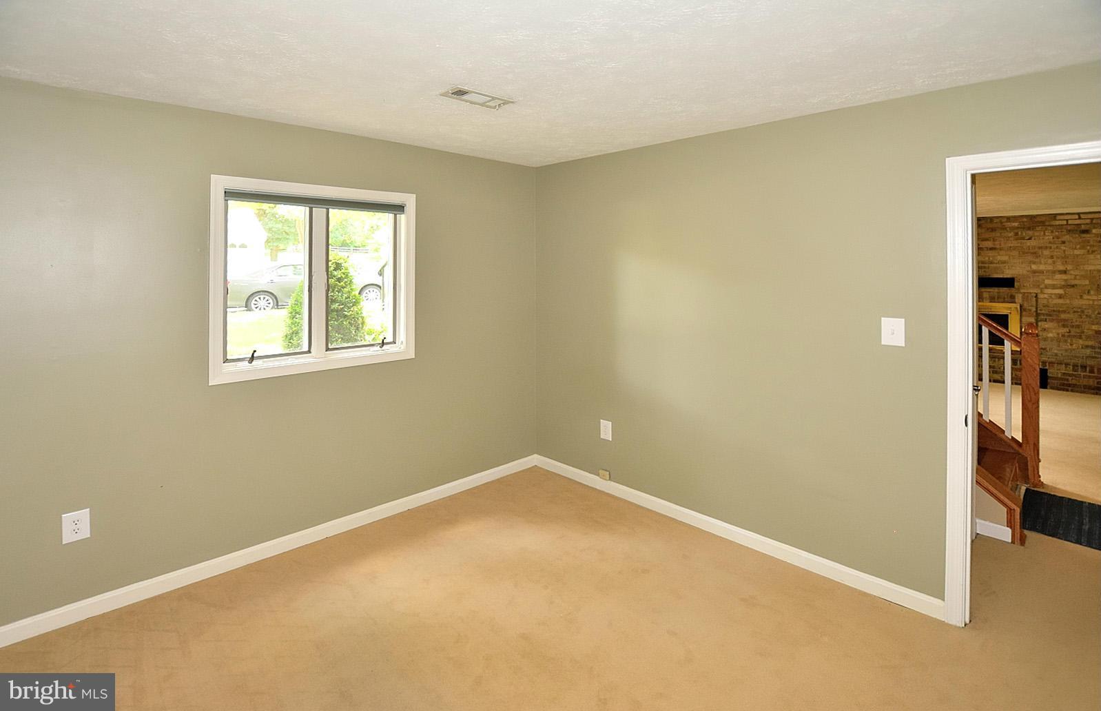 COUNTRY CLUB/LAKE MONTCLAIR - Residential