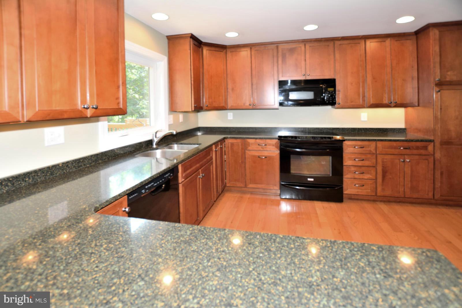 COUNTRY CLUB/LAKE MONTCLAIR - Residential