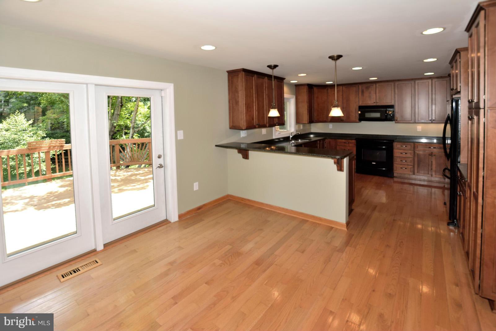 COUNTRY CLUB/LAKE MONTCLAIR - Residential