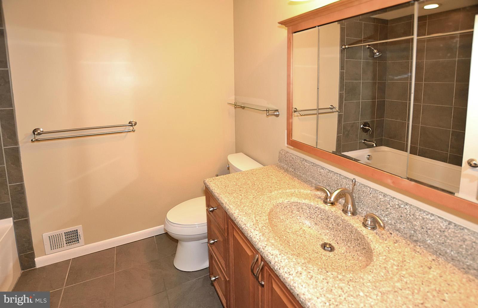 COUNTRY CLUB/LAKE MONTCLAIR - Residential