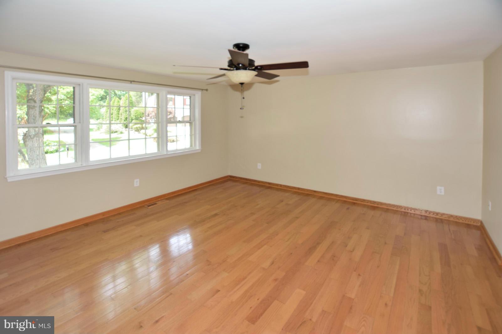 COUNTRY CLUB/LAKE MONTCLAIR - Residential