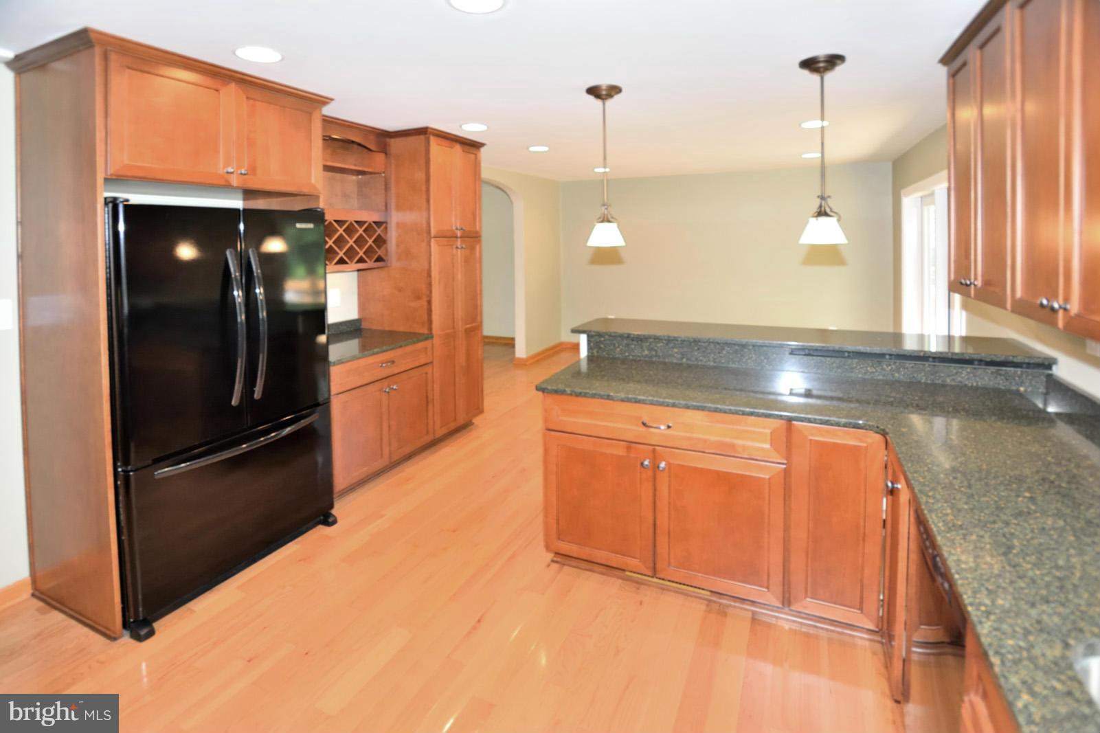 COUNTRY CLUB/LAKE MONTCLAIR - Residential