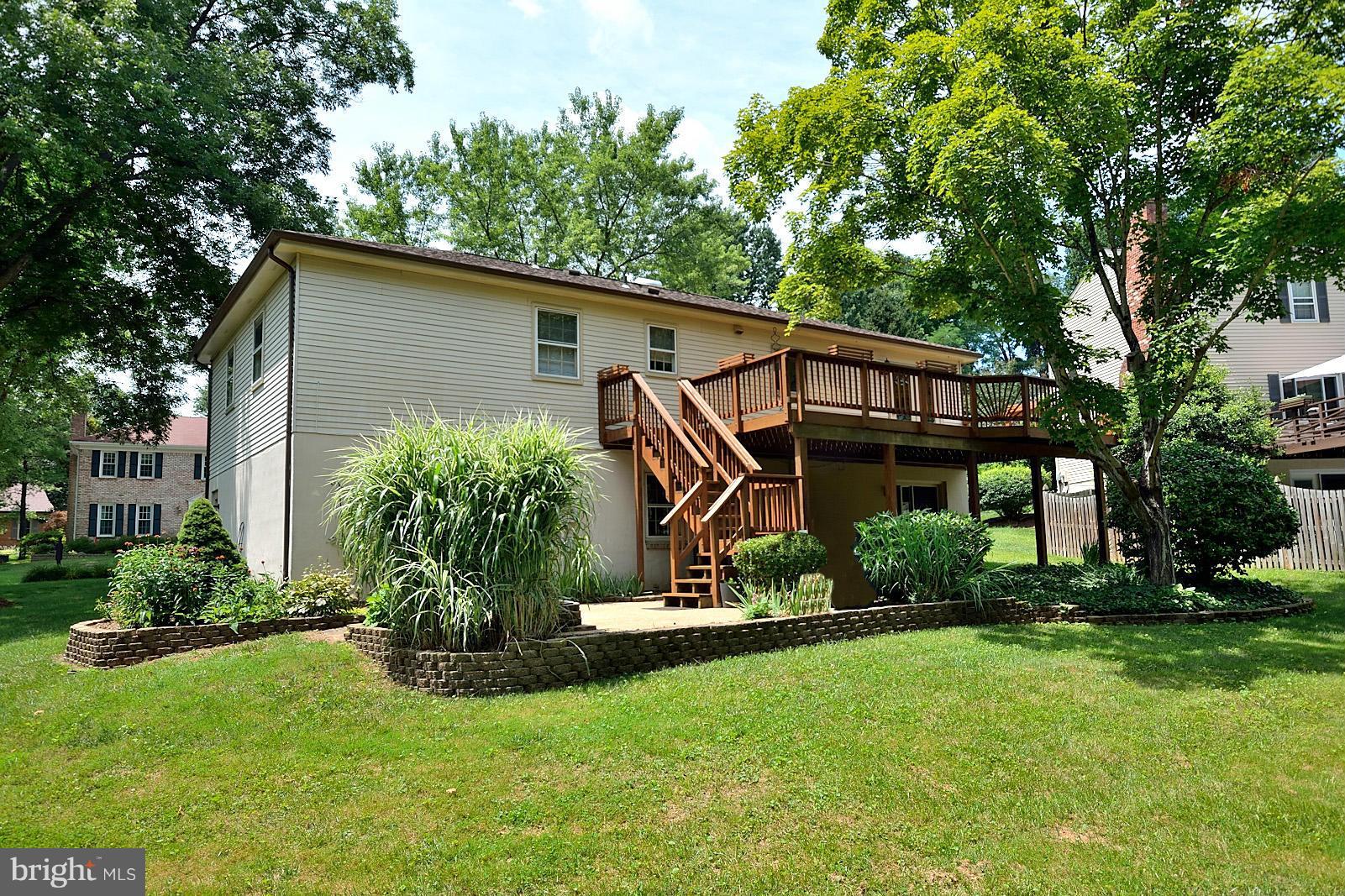 COUNTRY CLUB/LAKE MONTCLAIR - Residential