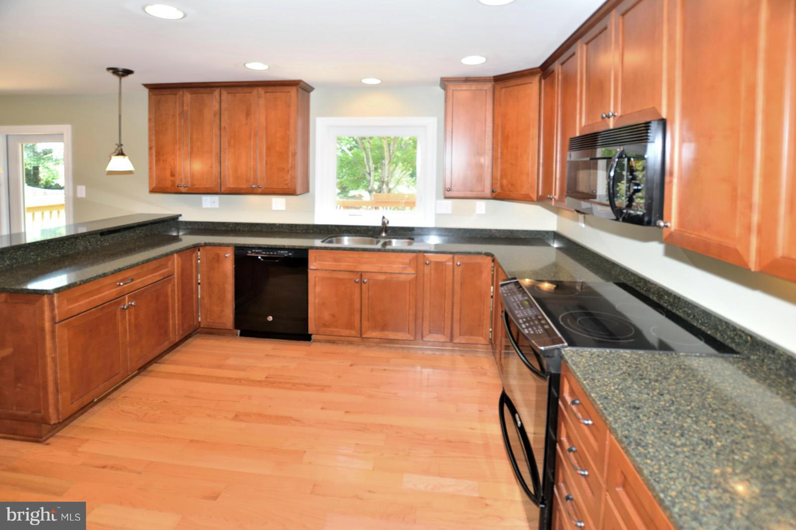 COUNTRY CLUB/LAKE MONTCLAIR - Residential