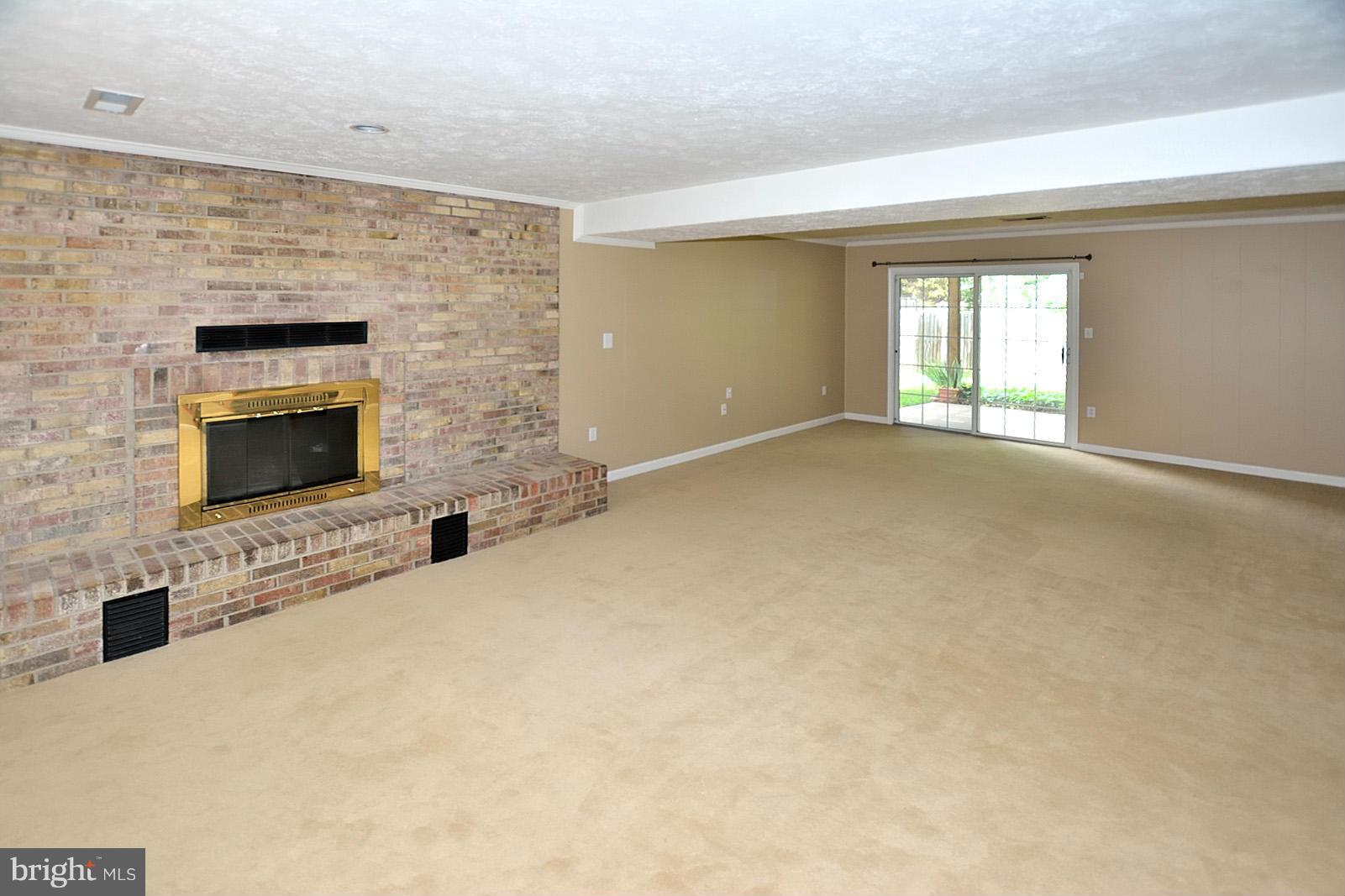 COUNTRY CLUB/LAKE MONTCLAIR - Residential