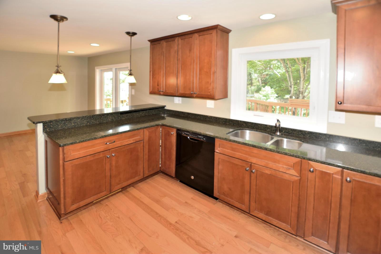 COUNTRY CLUB/LAKE MONTCLAIR - Residential