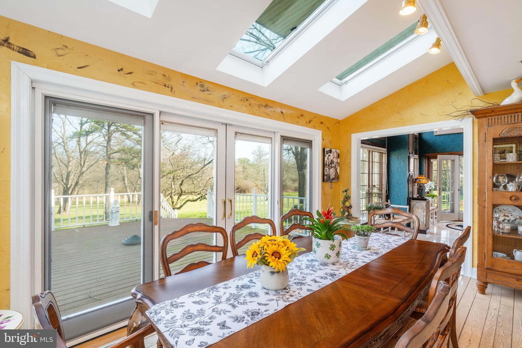 COUNTRY CLUB ESTS - Residential