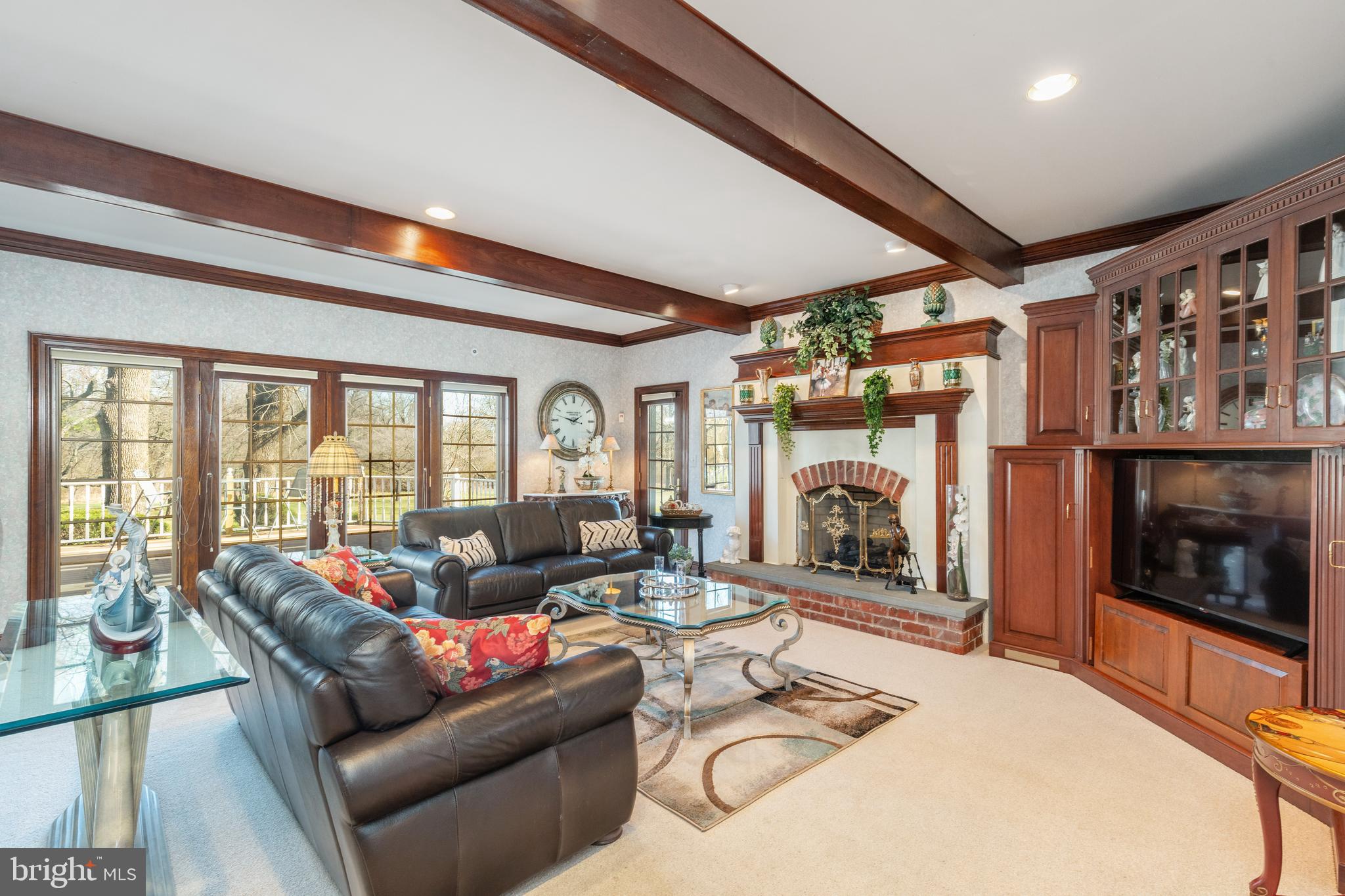 COUNTRY CLUB ESTS - Residential