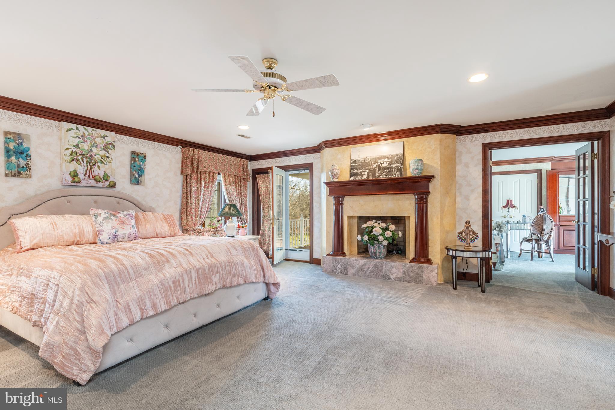 COUNTRY CLUB ESTS - Residential