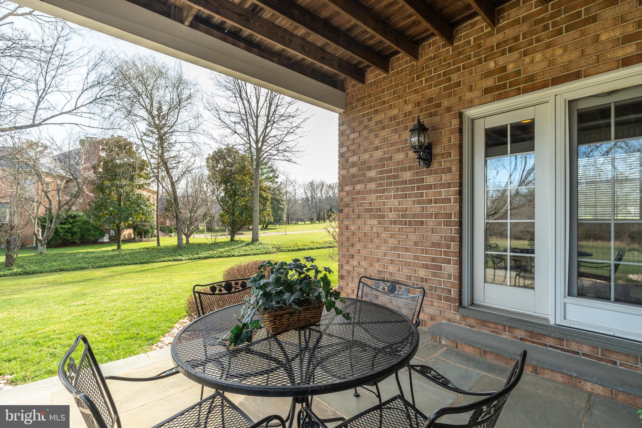 COUNTRY CLUB ESTS - Residential