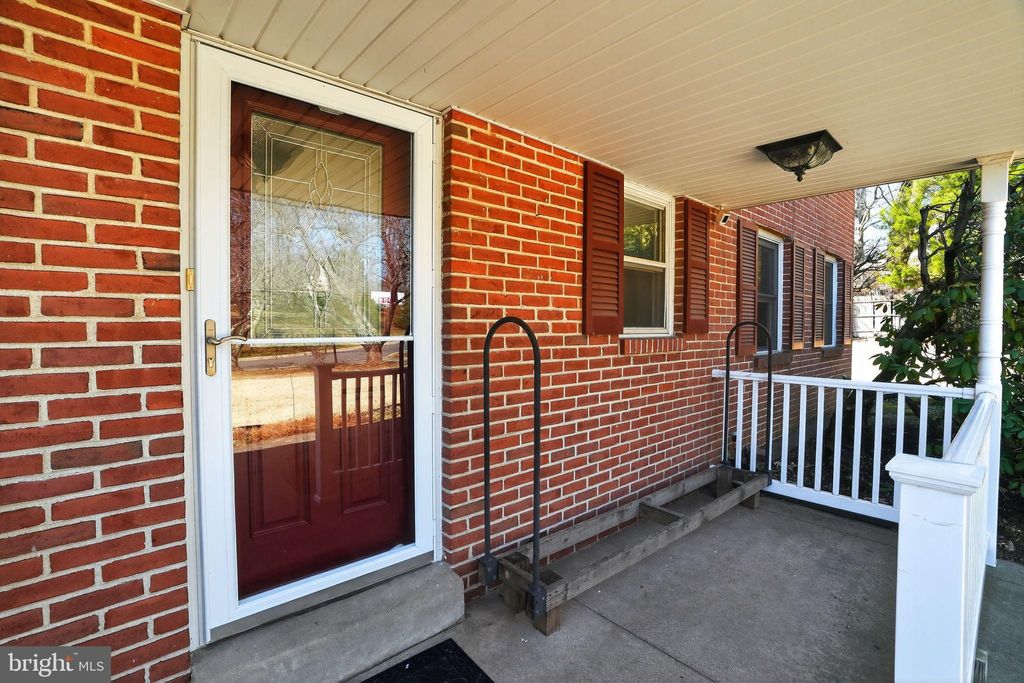 Photo of 902 Surrey Drive, BLUE BELL, PA 19422 (MLS # PAMC2156066)