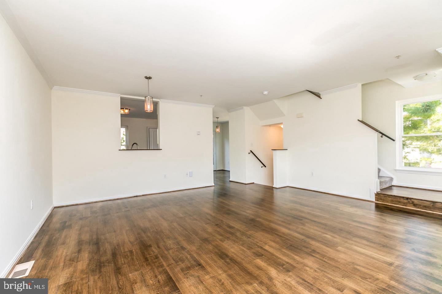 VILLAGES OF HOMELAND - Residential Lease