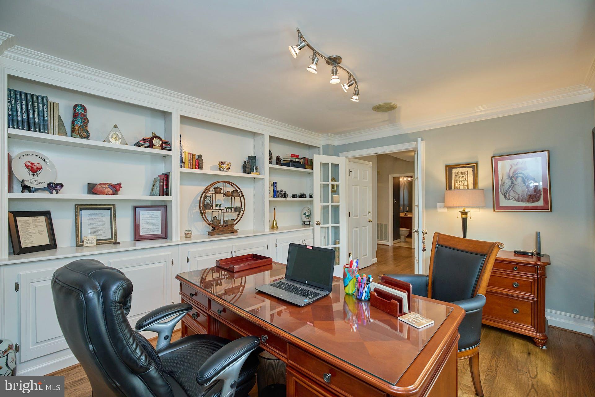 FAIRFAX HUNT - Residential