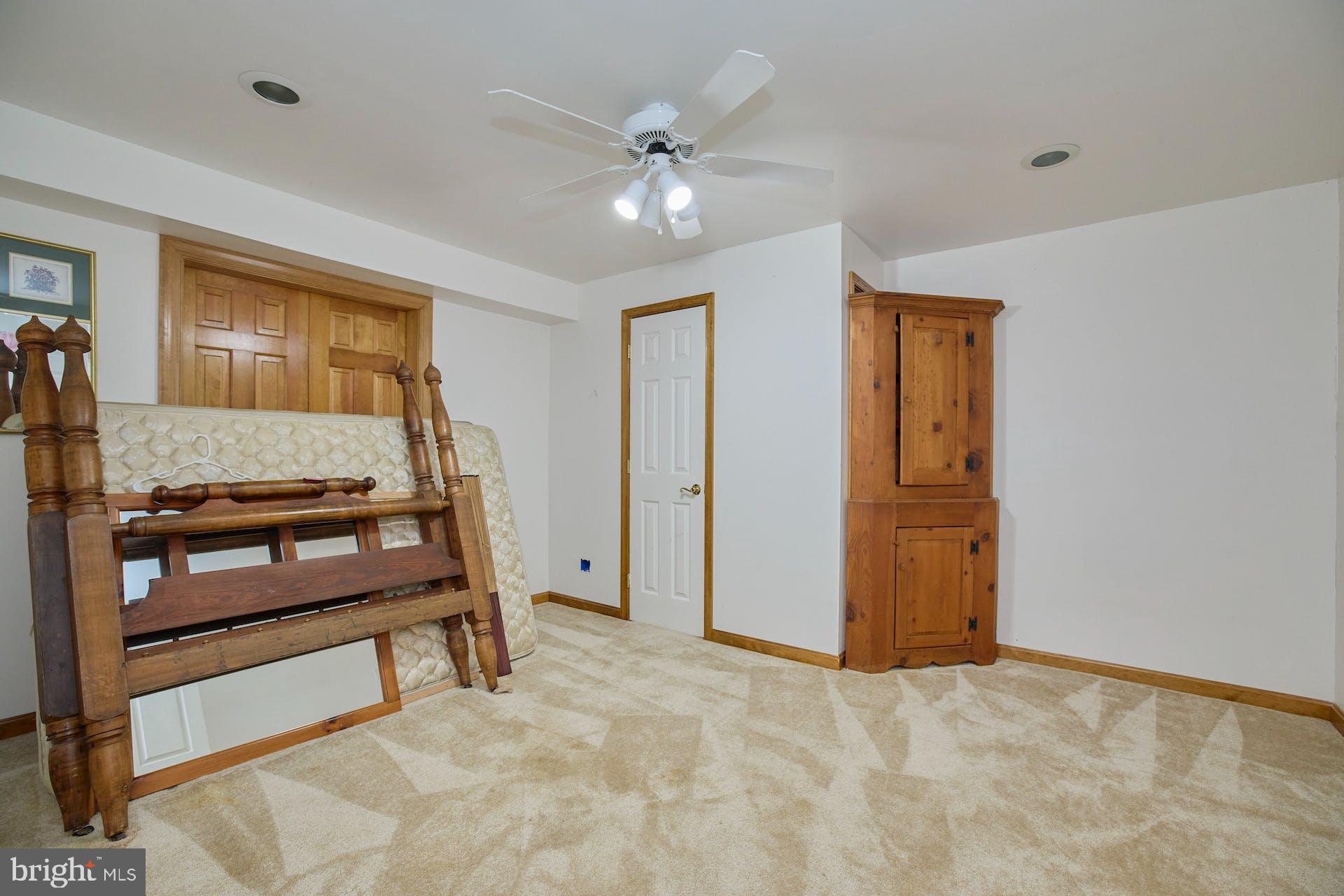 FAIRFAX HUNT - Residential