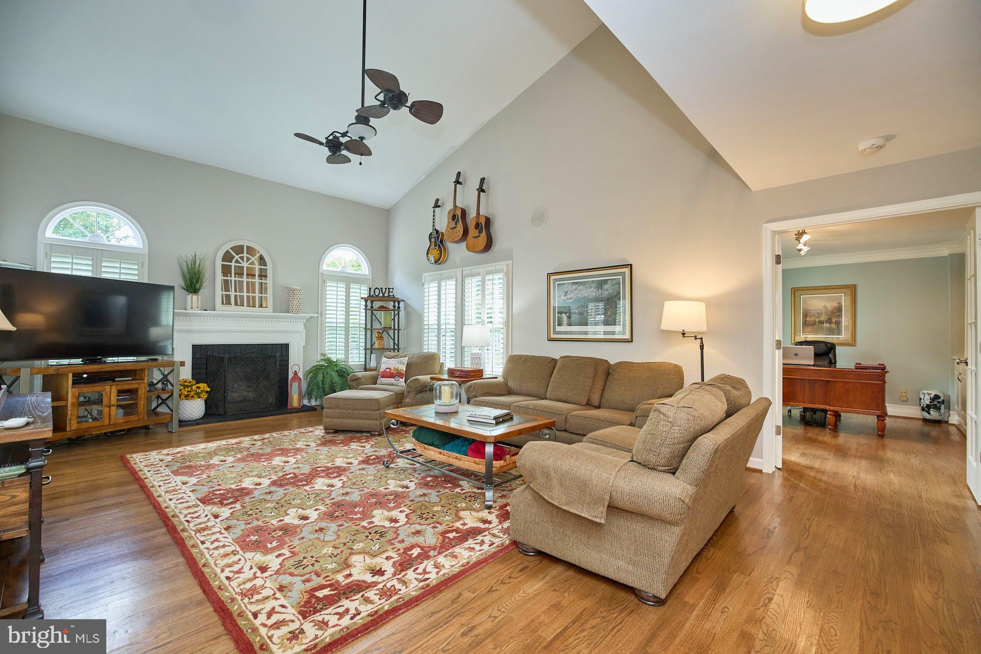 FAIRFAX HUNT - Residential