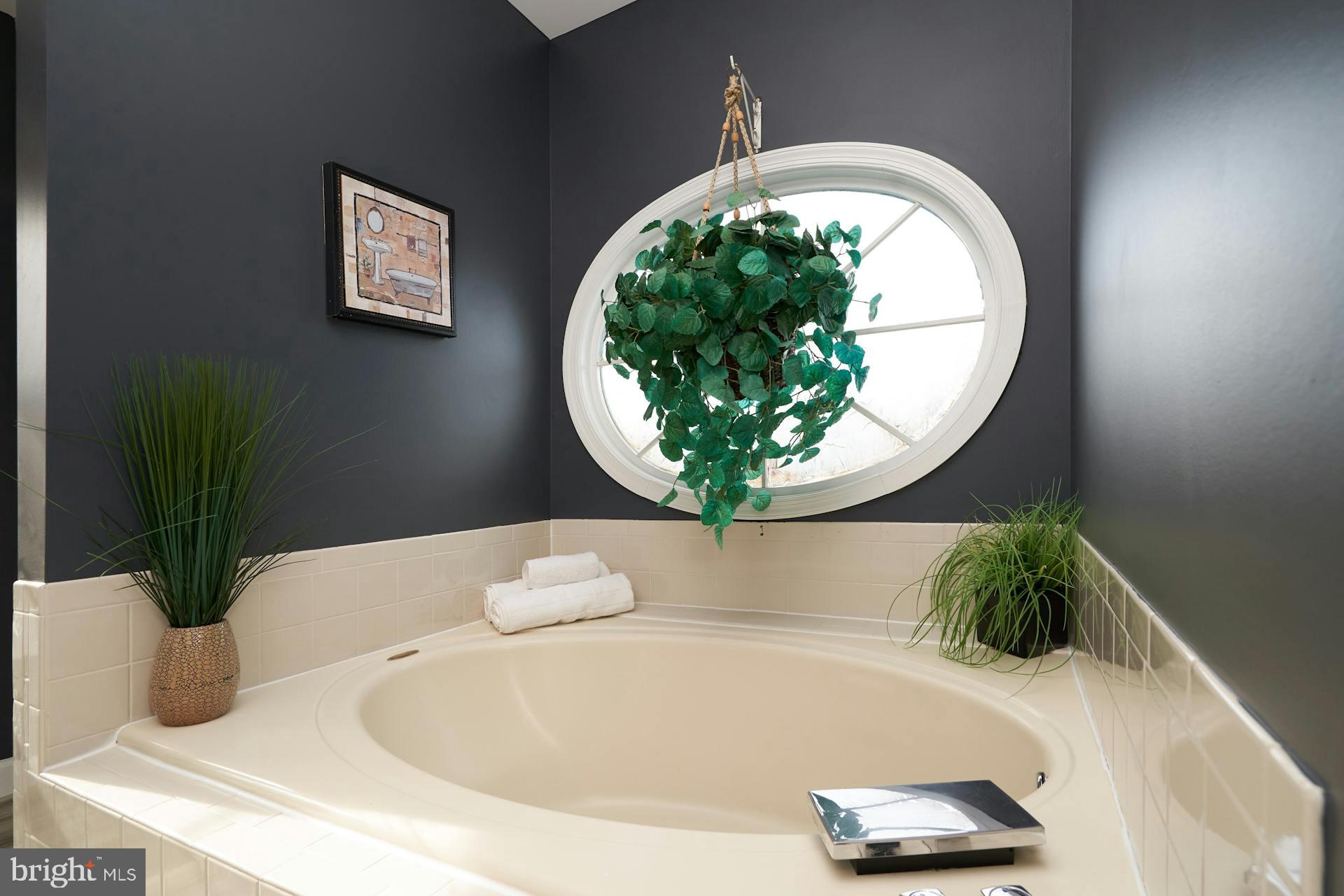 FAIRFAX HUNT - Residential